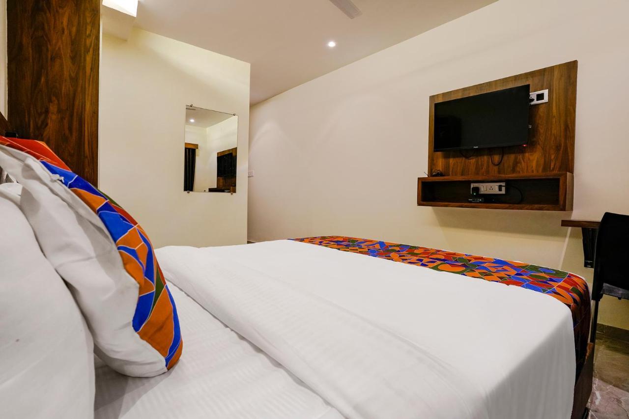 Fabhotel Antlers Mumbai Bagian luar foto