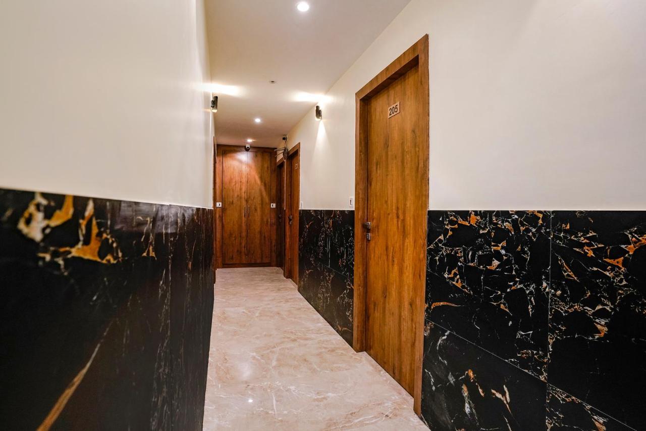 Fabhotel Antlers Mumbai Bagian luar foto